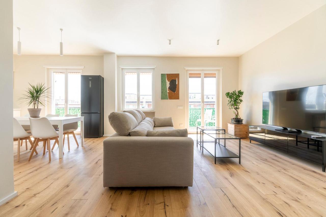 La Dolce Vita - Sunny Penthouse Trastevere Station 100Sqm 로마 외부 사진