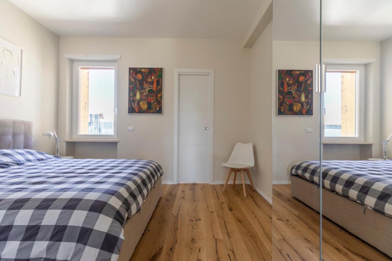 La Dolce Vita - Sunny Penthouse Trastevere Station 100Sqm 로마 외부 사진