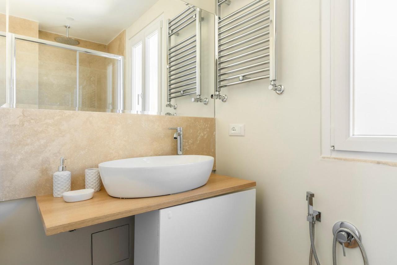 La Dolce Vita - Sunny Penthouse Trastevere Station 100Sqm 로마 외부 사진