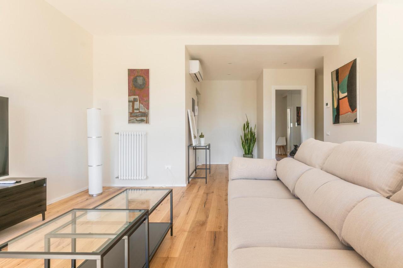 La Dolce Vita - Sunny Penthouse Trastevere Station 100Sqm 로마 외부 사진